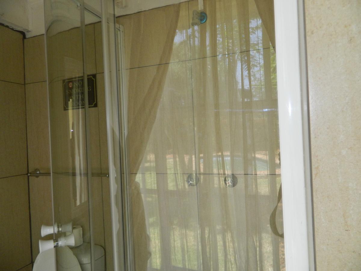 Guest House Gabby Клерксдорп Экстерьер фото